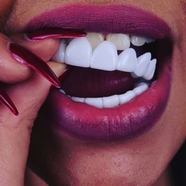 Get Veneers-Teeth Covers Snap On Smile Veneers that you can eat with.